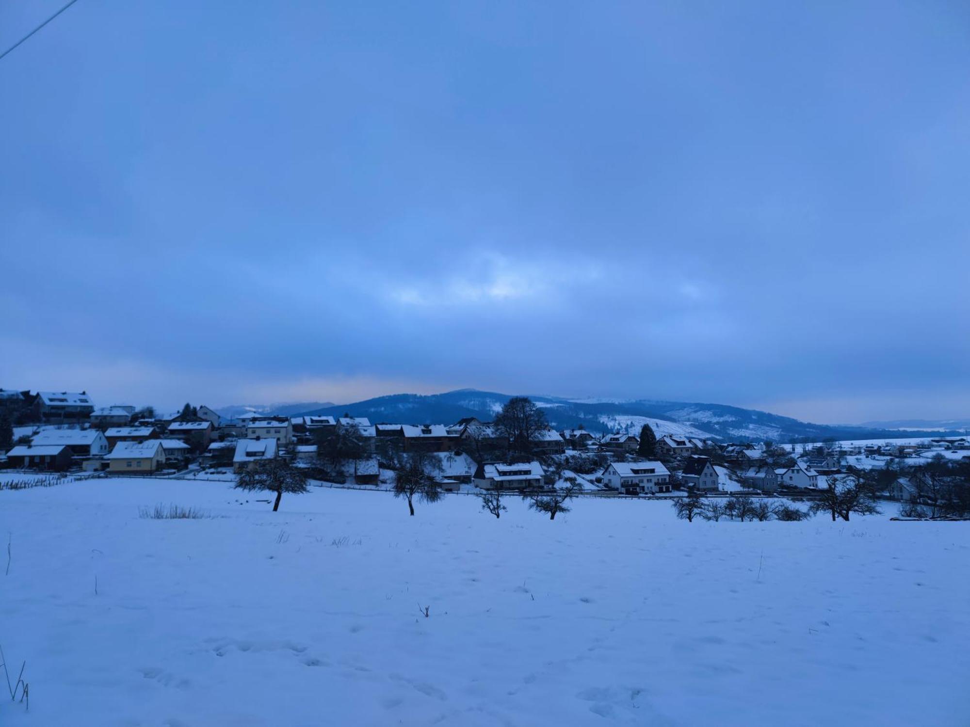 Modernes Rhombushaus Im Naturparadies Sauerland Balve Exterior photo